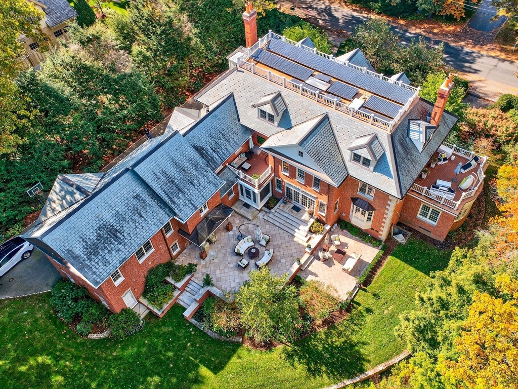 80 Livingston Rd, Wellesley