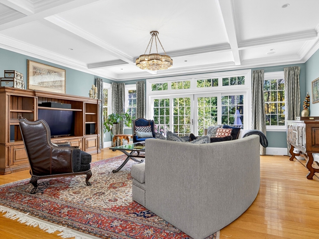 80 Livingston Rd, Wellesley