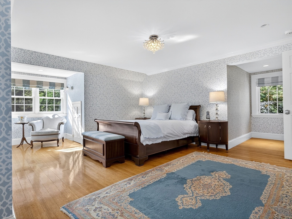 80 Livingston Rd, Wellesley