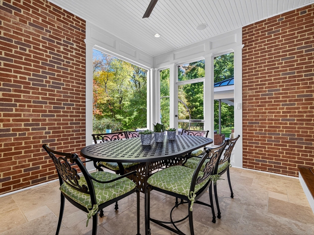 80 Livingston Rd, Wellesley