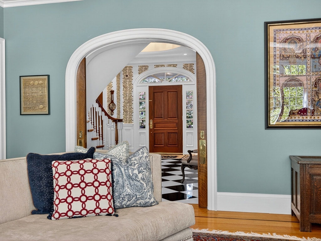 80 Livingston Rd, Wellesley