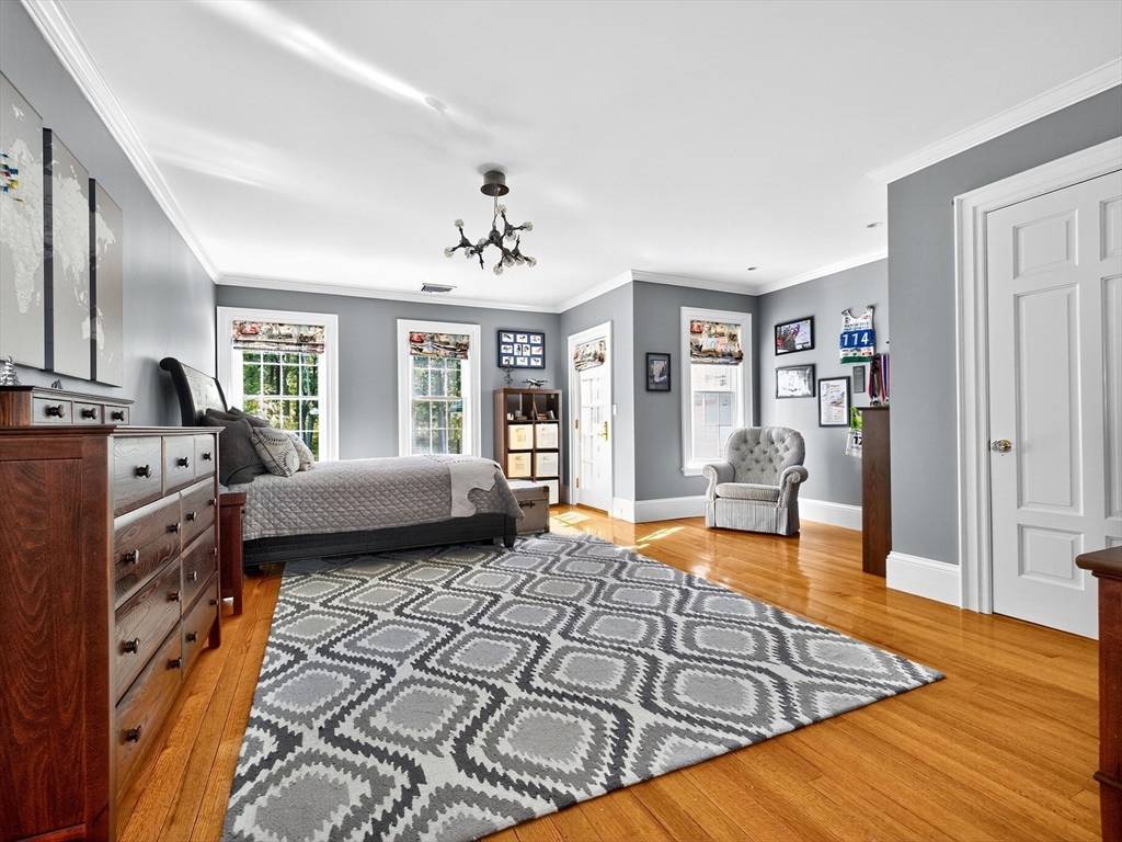 80 Livingston Rd, Wellesley