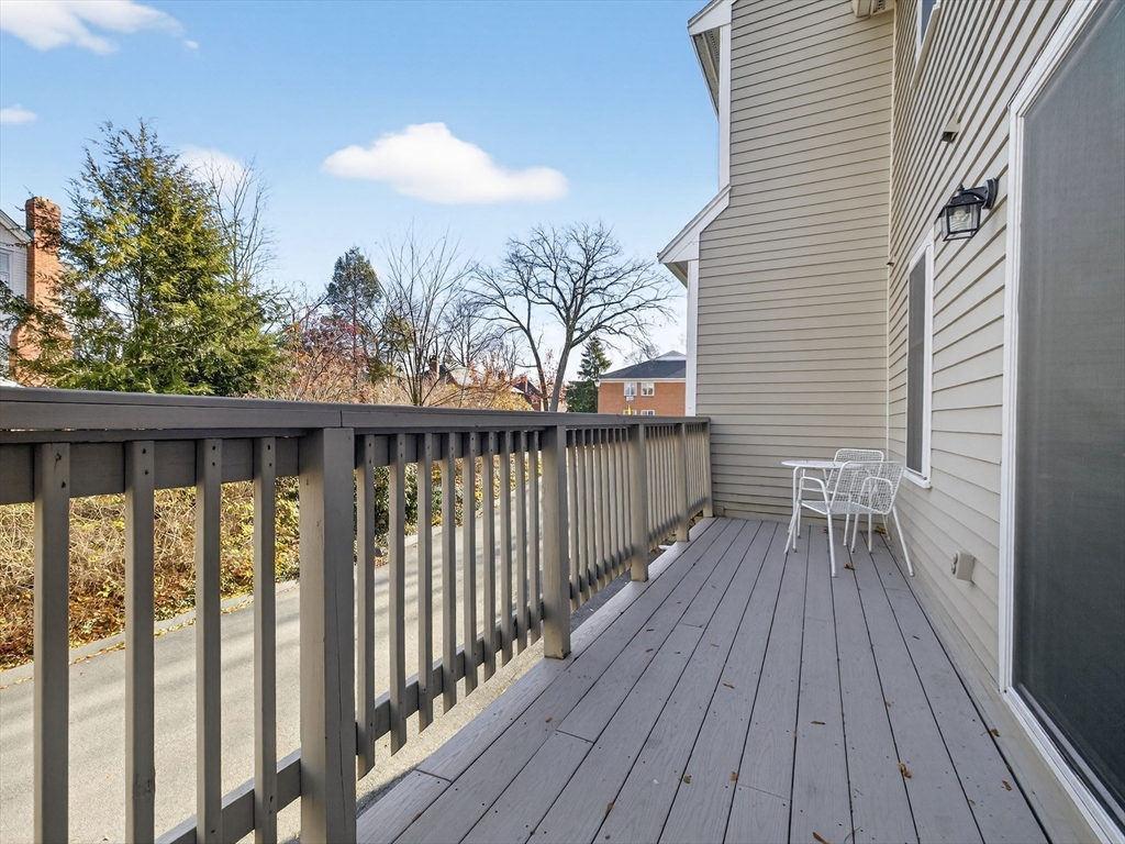 609 Washington St # 303