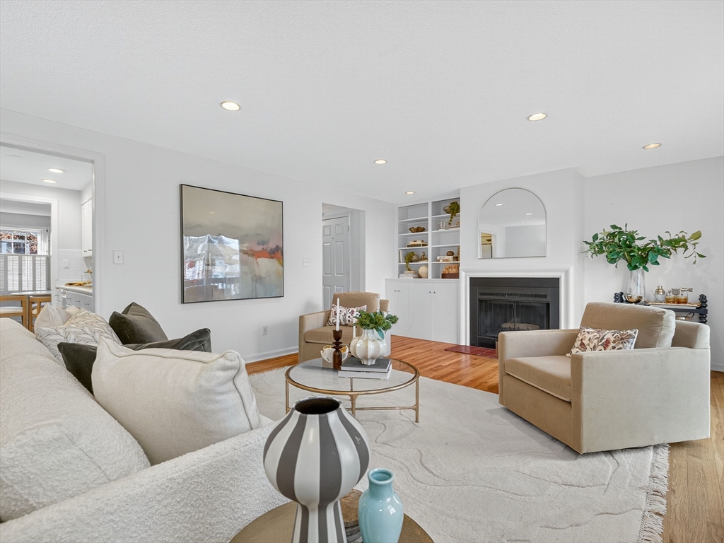 609 Washington St # 303