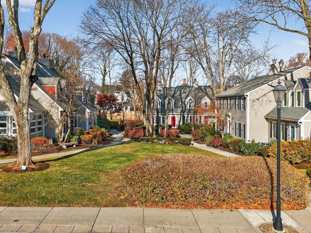 609 Washington St # 303