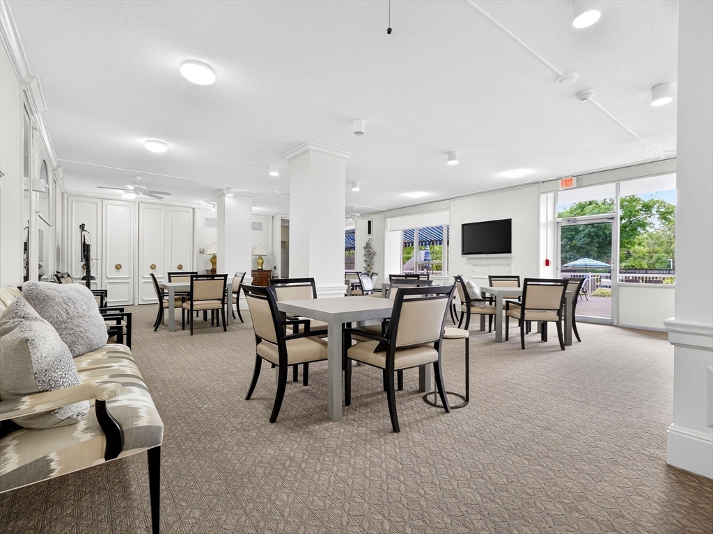 280 Boylston St # 713