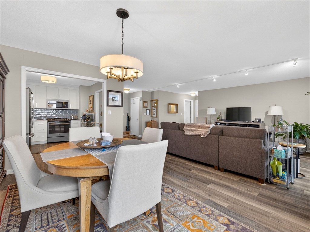 280 Boylston St # 713