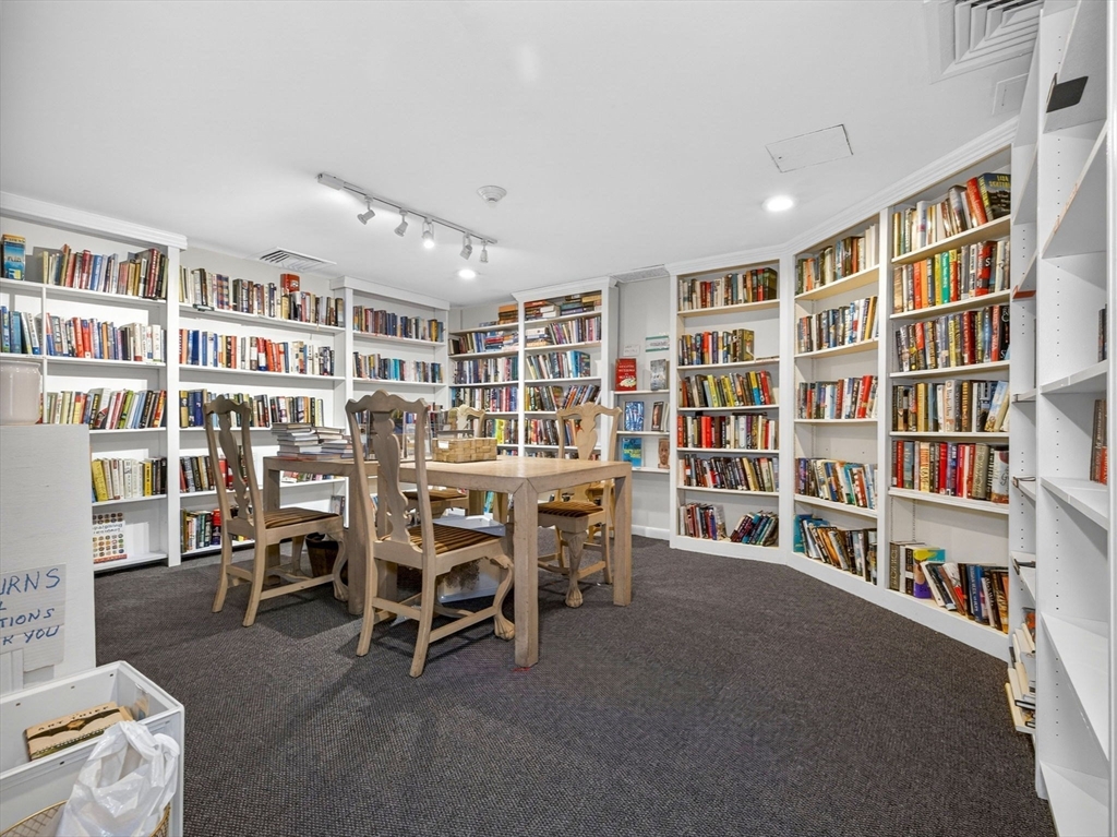 280 Boylston St # 713