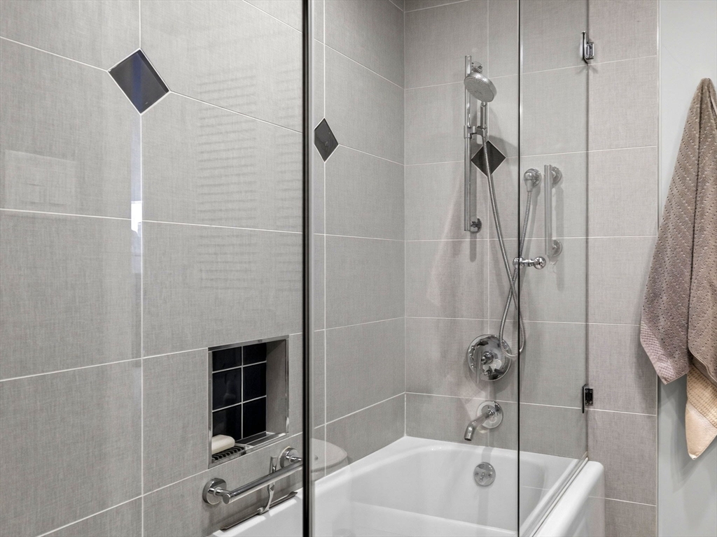 280 Boylston St # 713