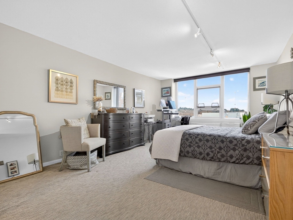 280 Boylston St # 713