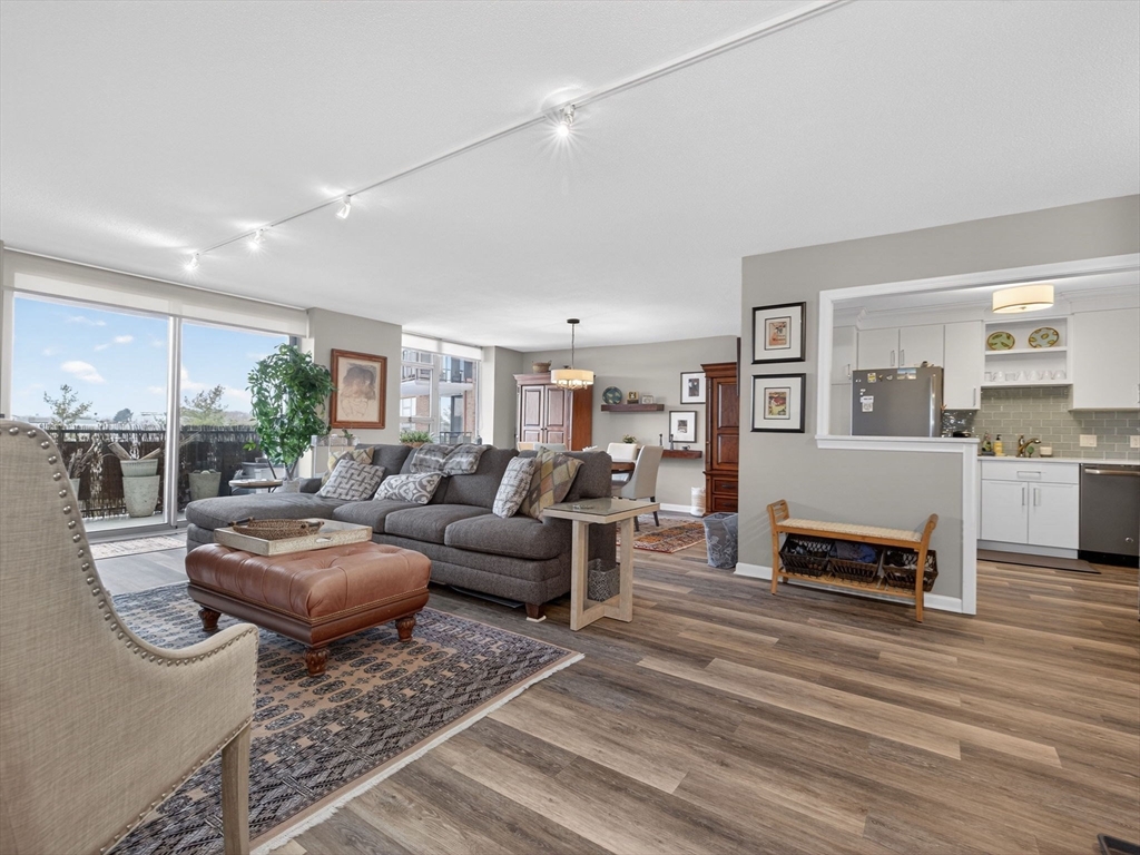 280 Boylston St # 713