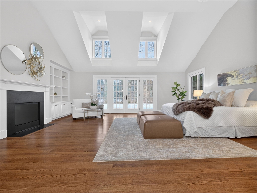 12 Winding River Cir