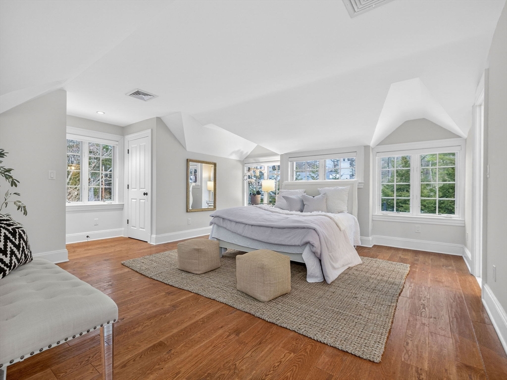 12 Winding River Cir