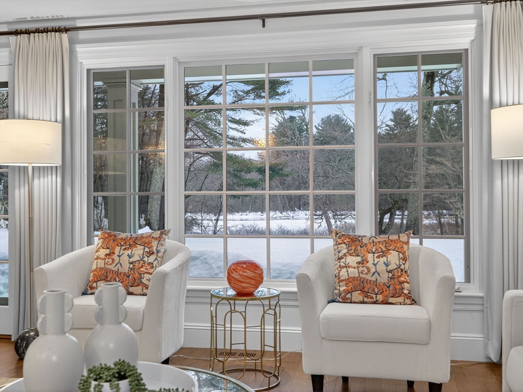 12 Winding River Cir