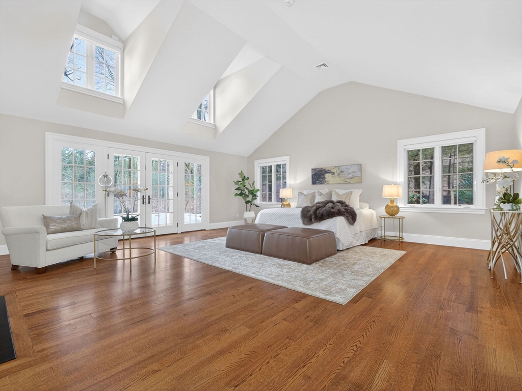 12 Winding River Cir