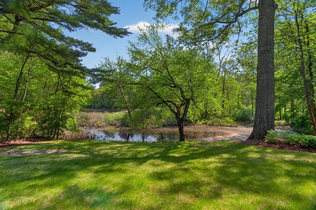 12 Winding River Cir