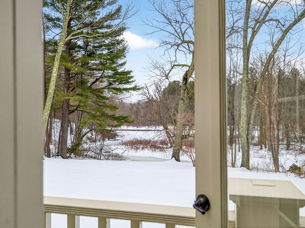 12 Winding River Cir