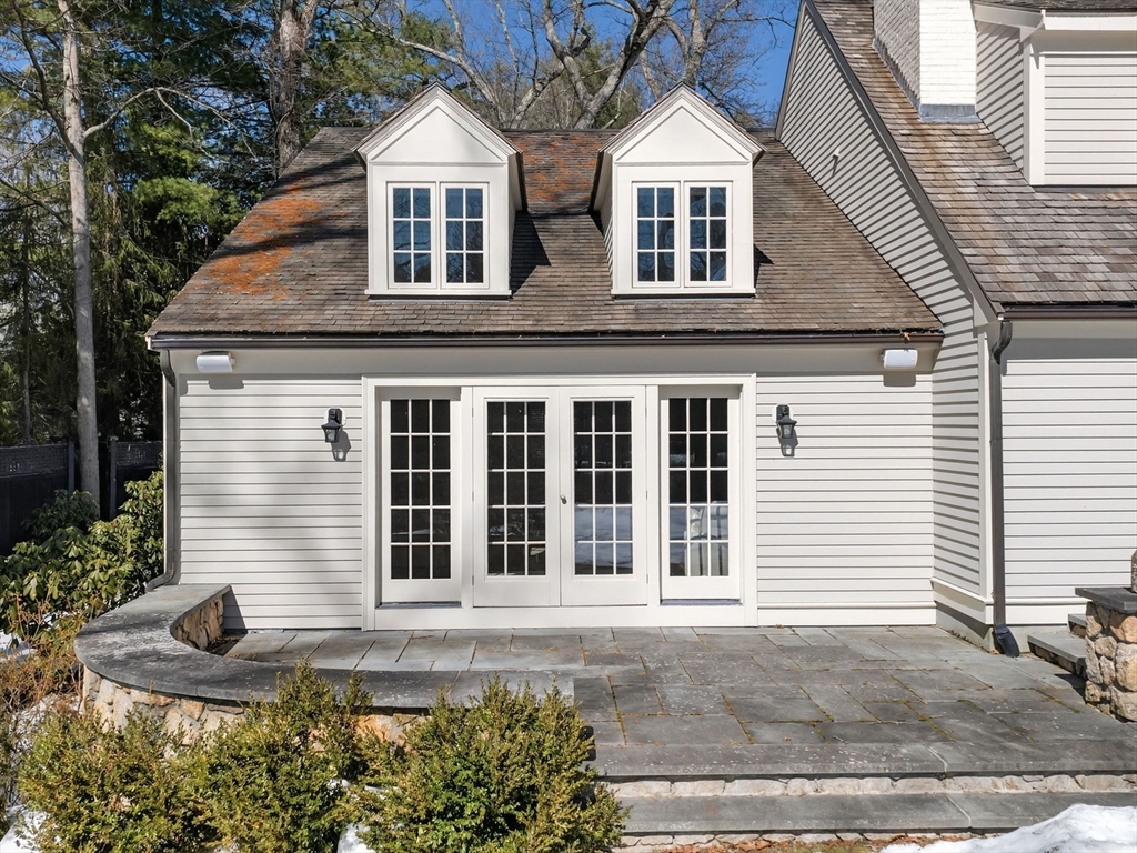 12 Winding River Cir