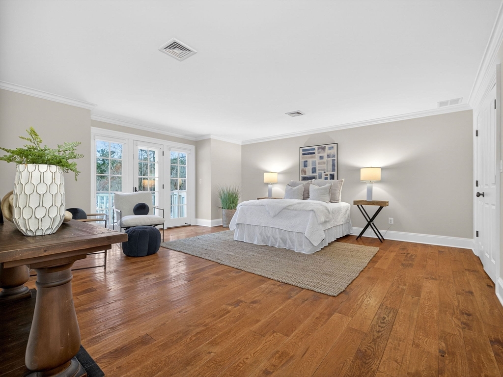 12 Winding River Cir