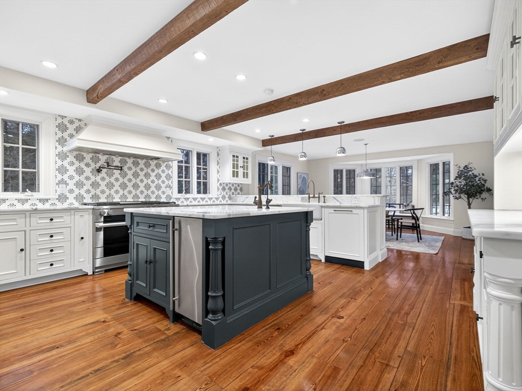 12 Winding River Cir