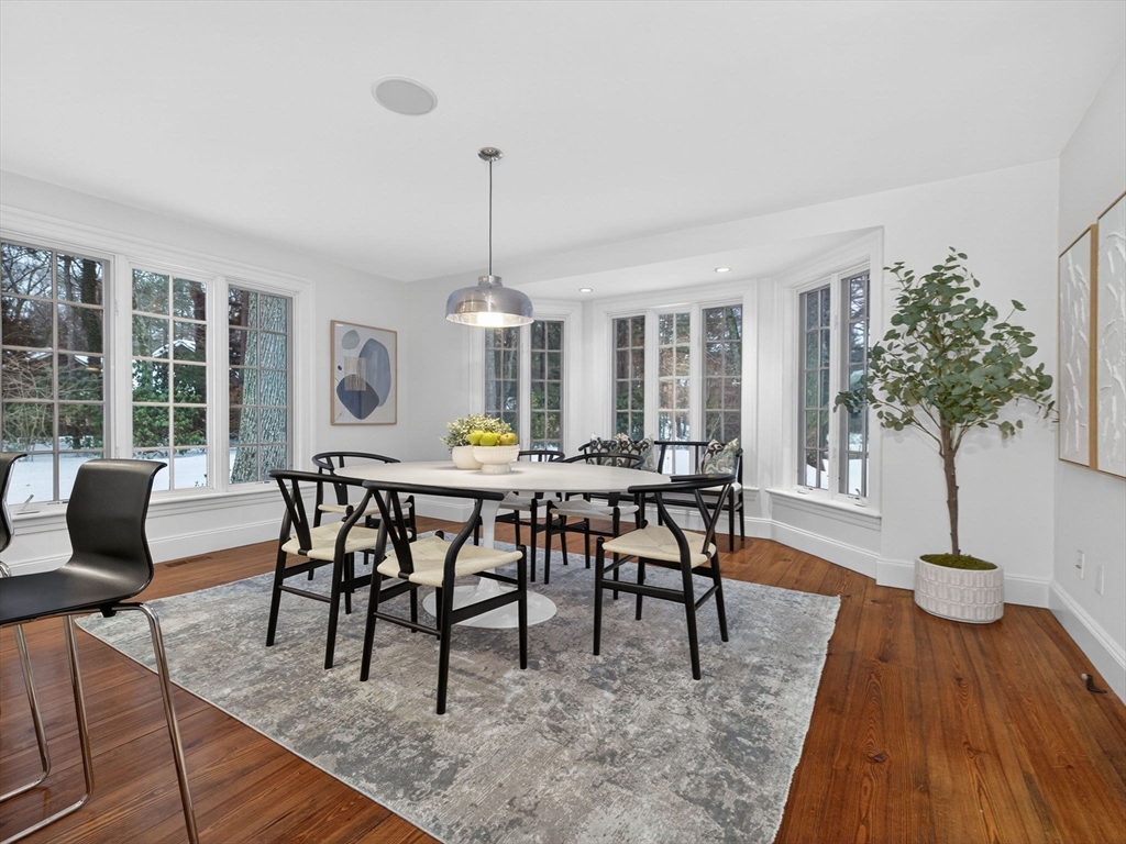 12 Winding River Cir