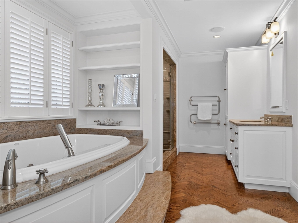 12 Winding River Cir