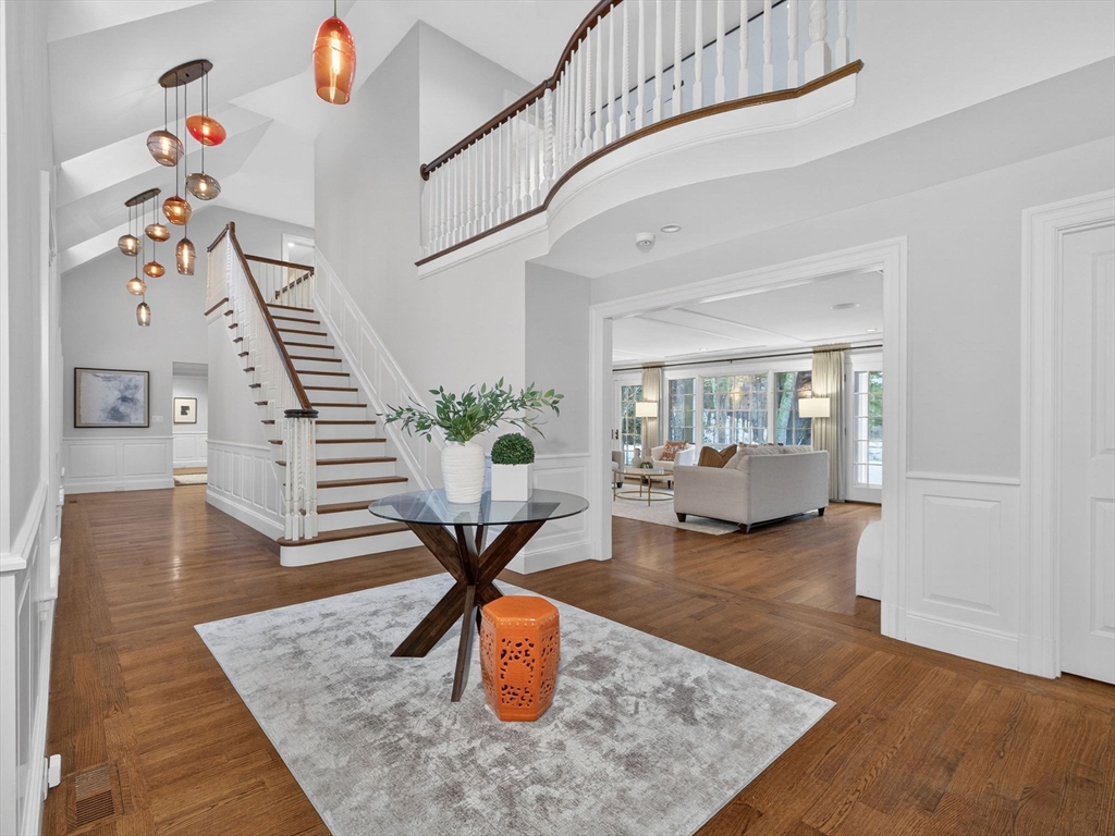 12 Winding River Cir