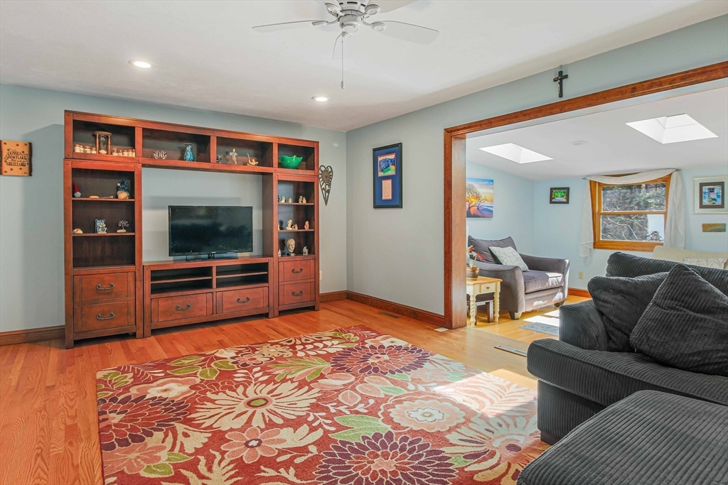 26 Middlemost Way