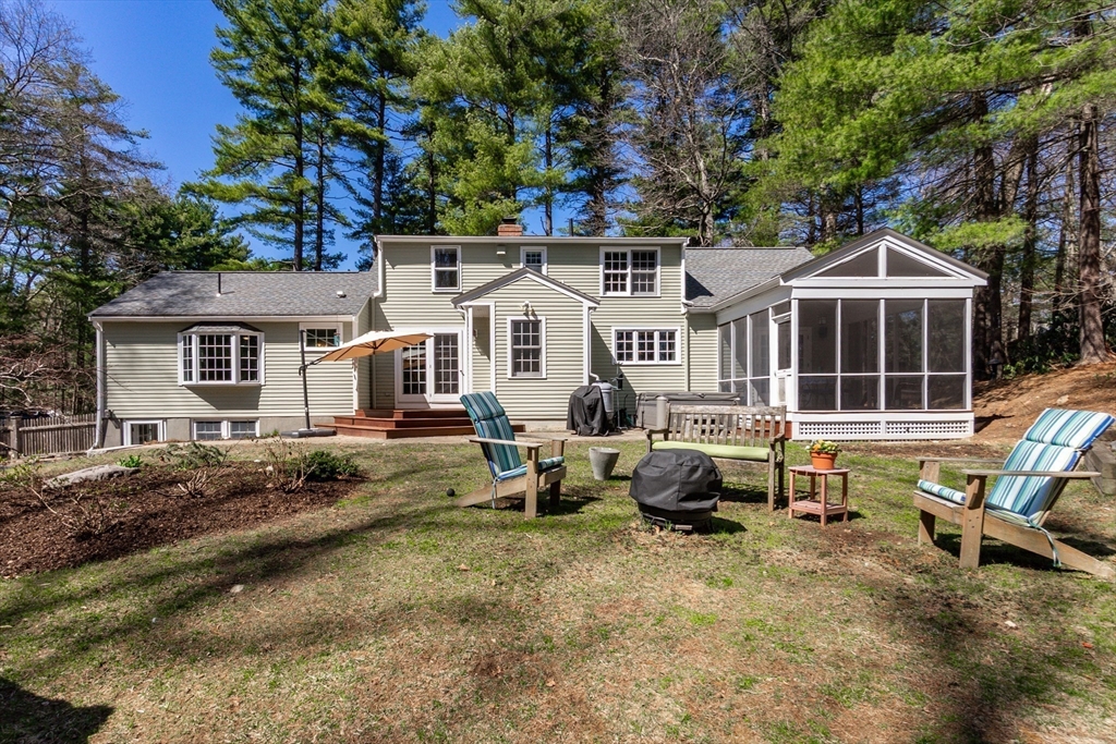 133 Glezen Ln