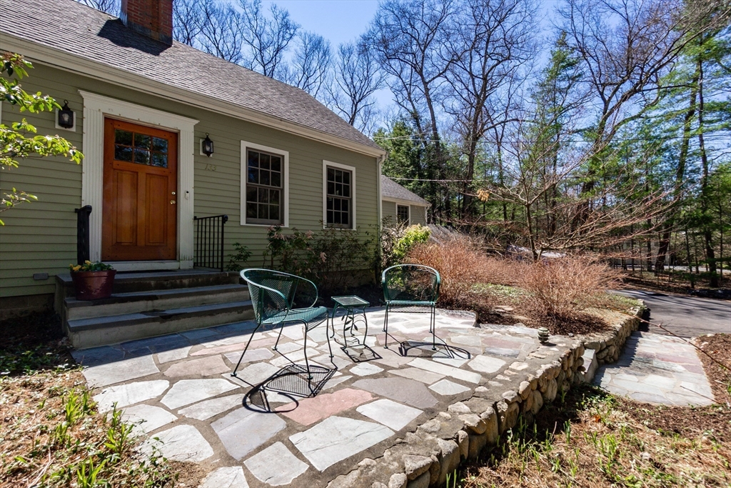 133 Glezen Ln