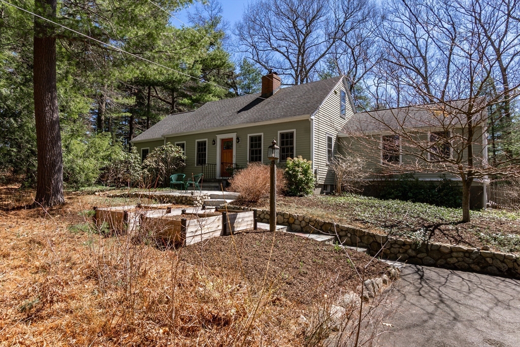 133 Glezen Ln