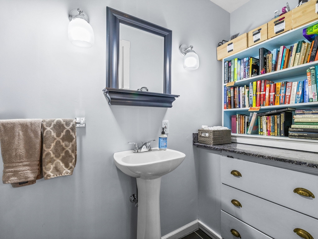 12 Appleby Rd # 2L