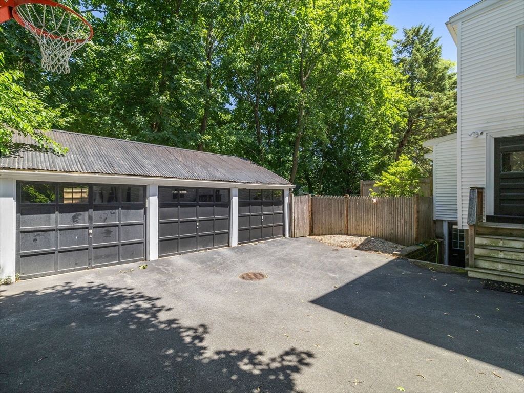 12 Appleby Rd # 2L