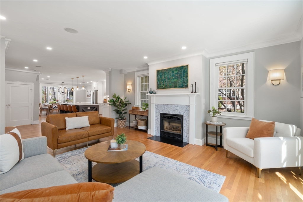 30 Trowbridge Ave