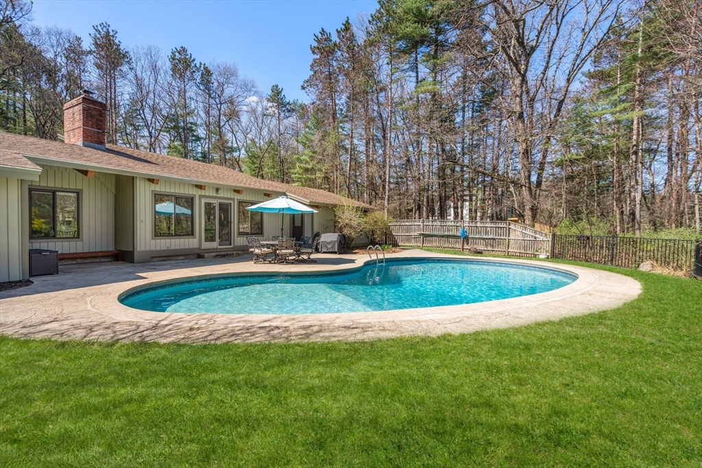 6 Cranberry Ln