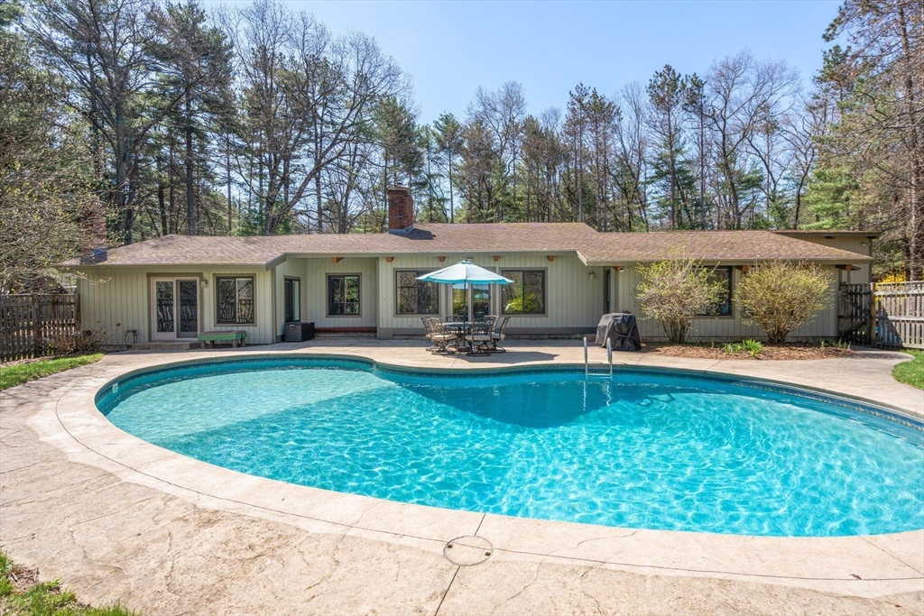 6 Cranberry Ln