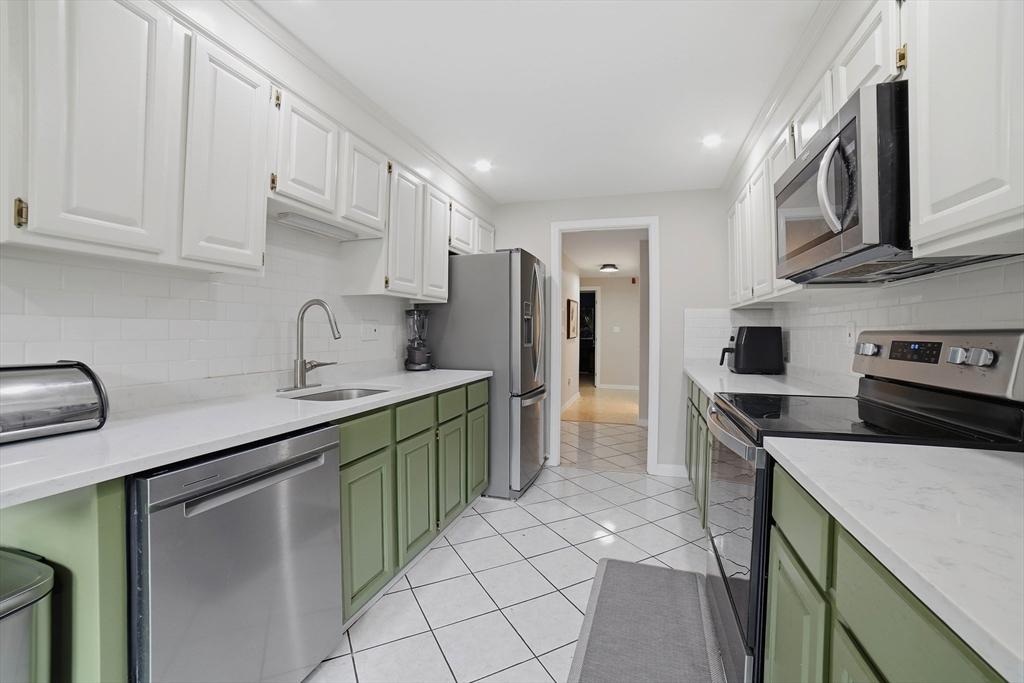 11 Ledgewood Way # 16
