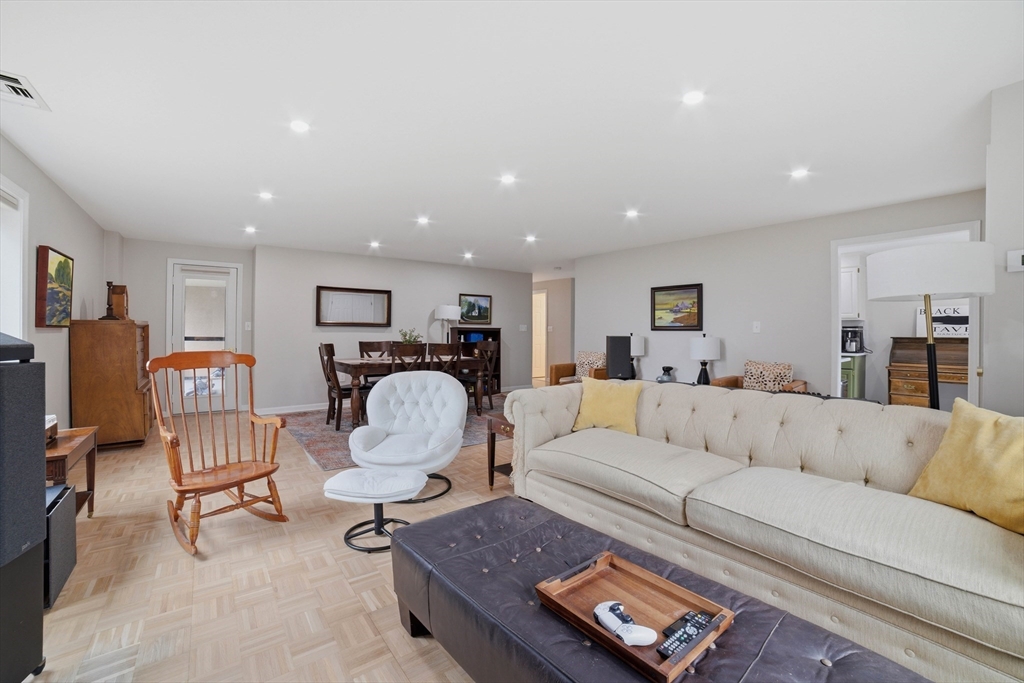 11 Ledgewood Way # 16