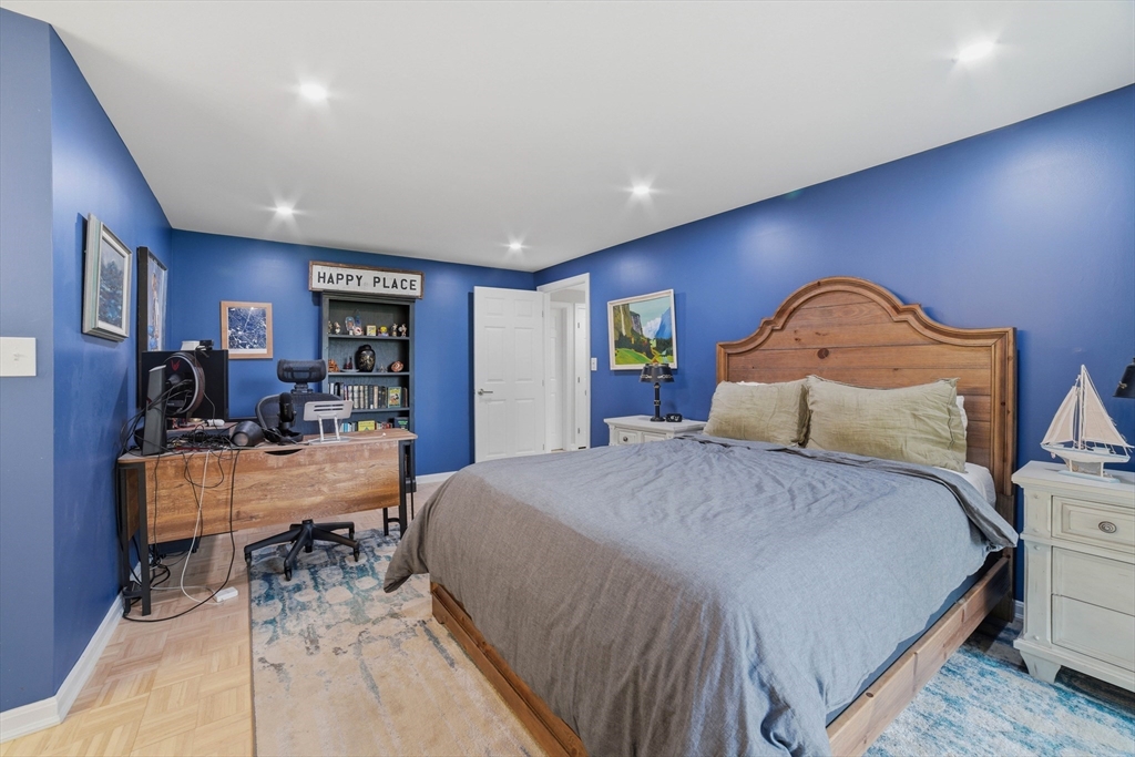 11 Ledgewood Way # 16
