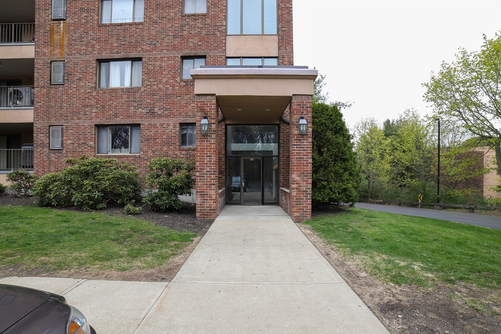 11 Ledgewood Way # 16