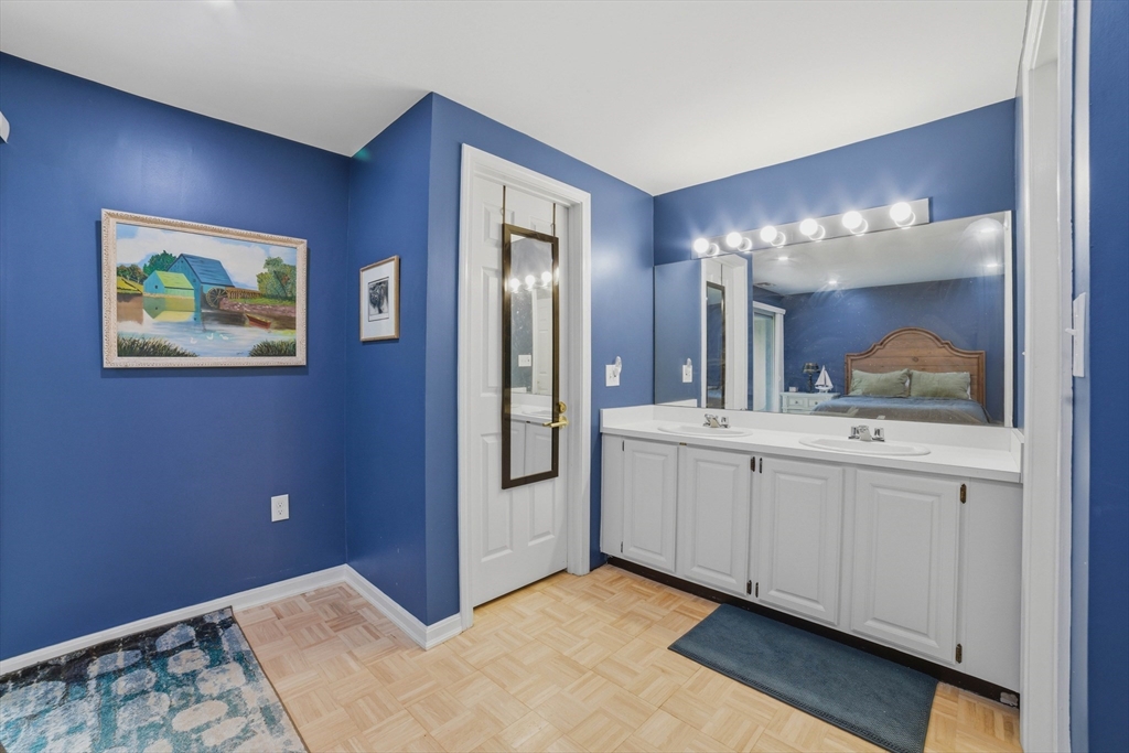 11 Ledgewood Way # 16