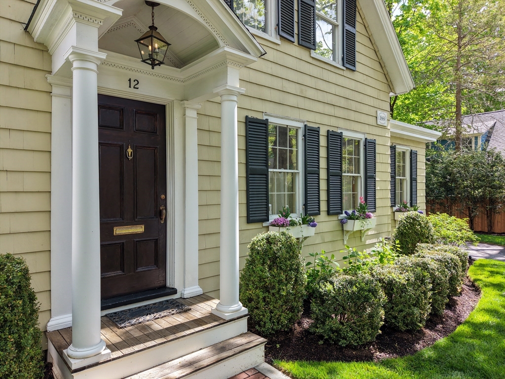 12 Cottage Street
