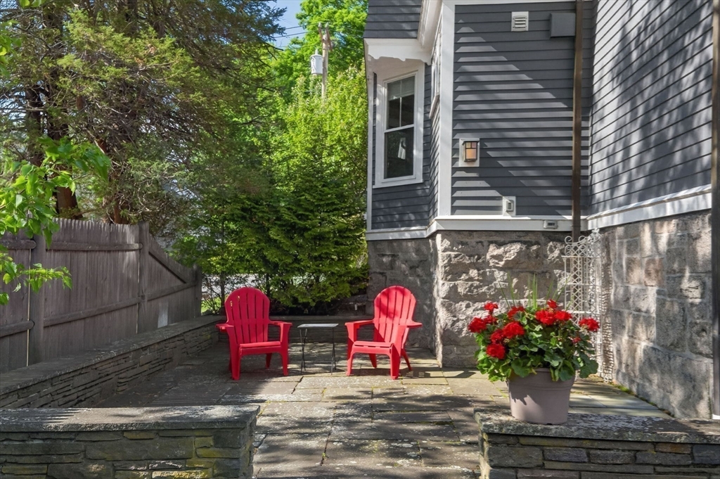 33 Linden Street