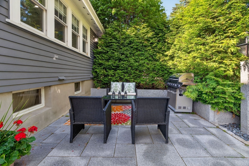 33 Linden Street