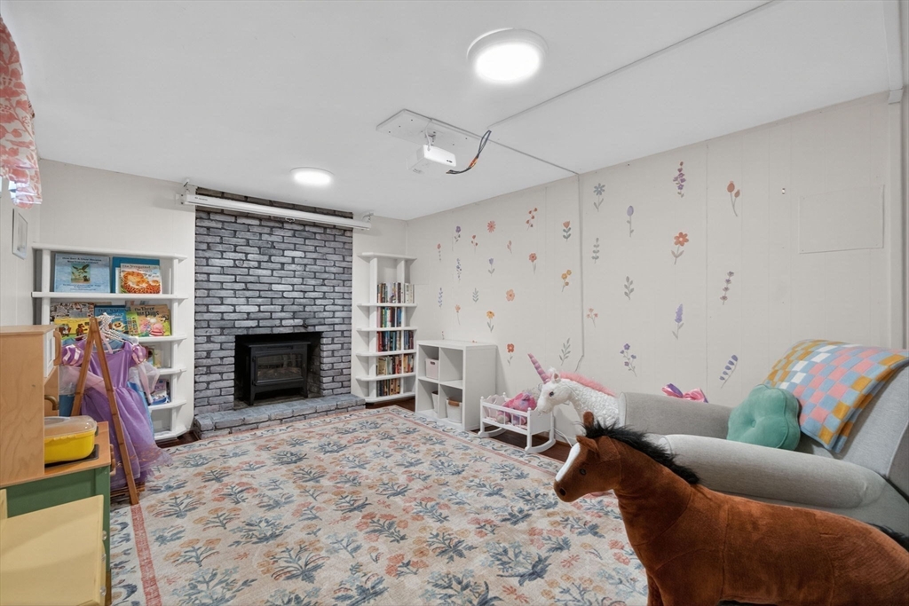 60 Riverview Cir