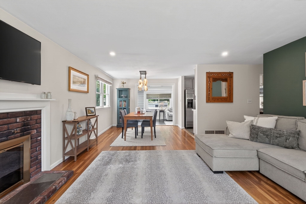 60 Riverview Cir
