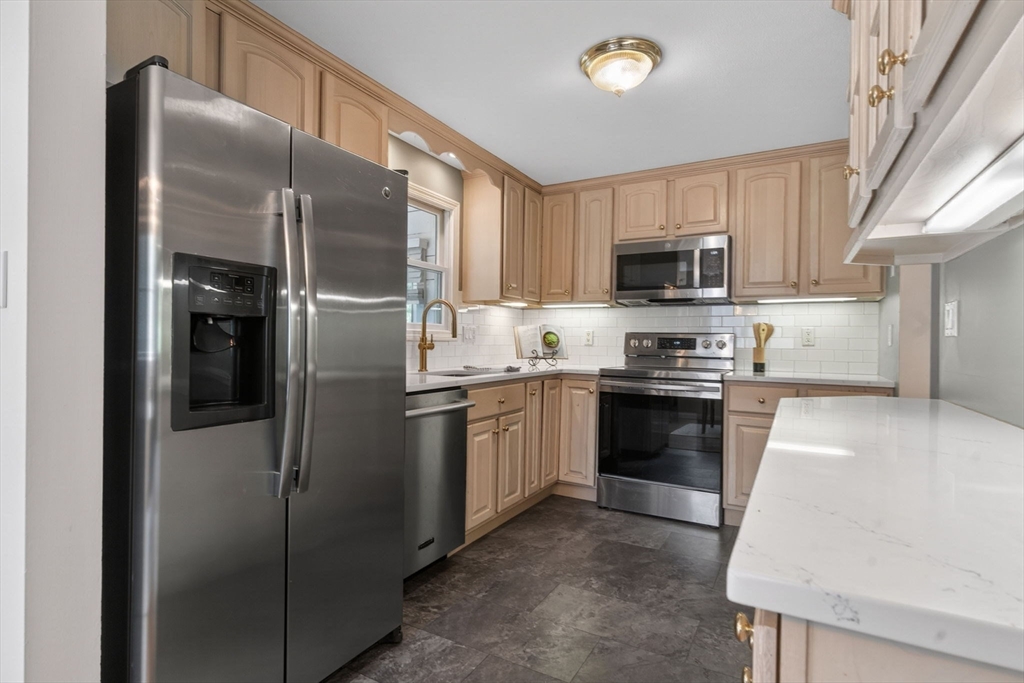 60 Riverview Cir