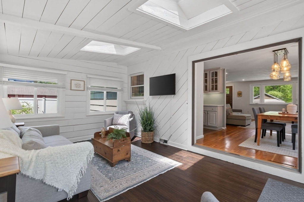 60 Riverview Cir