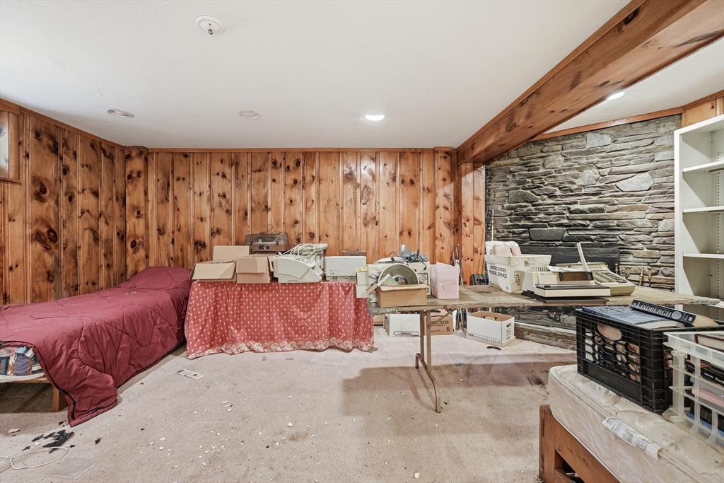 95 Woodridge Rd