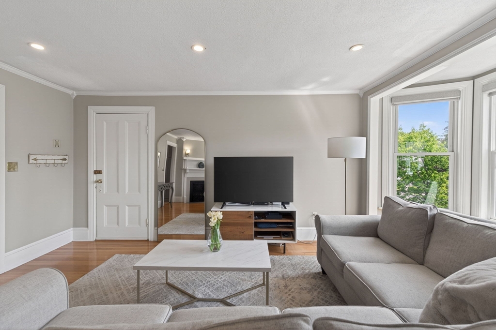 219 Lynn Fells Pkwy # 3